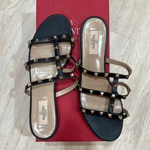 PRICE SLASHED 🔥 Valentino Rockstud Slide (39)